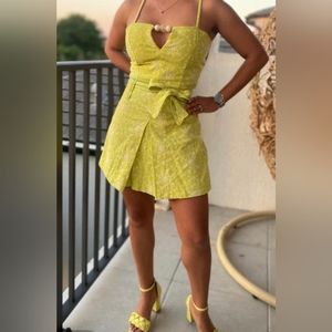 Beautiful set of short and top ideal for cocktails parties